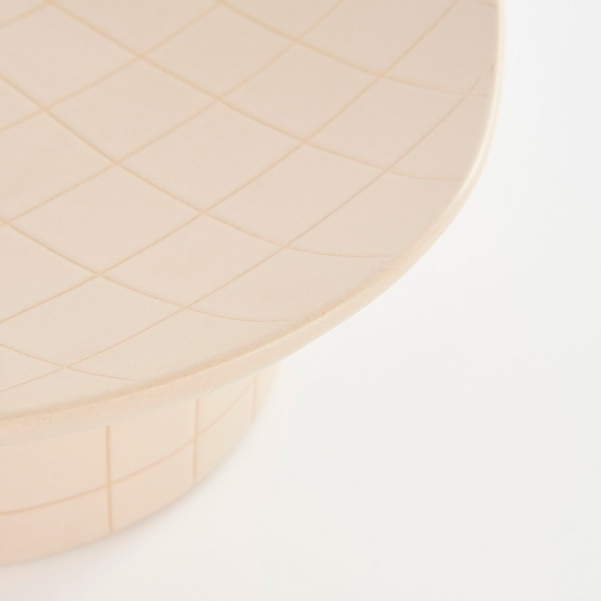Wolga Schaal op Voet - L25 x B23 x H10 cm - Keramiek - Beige