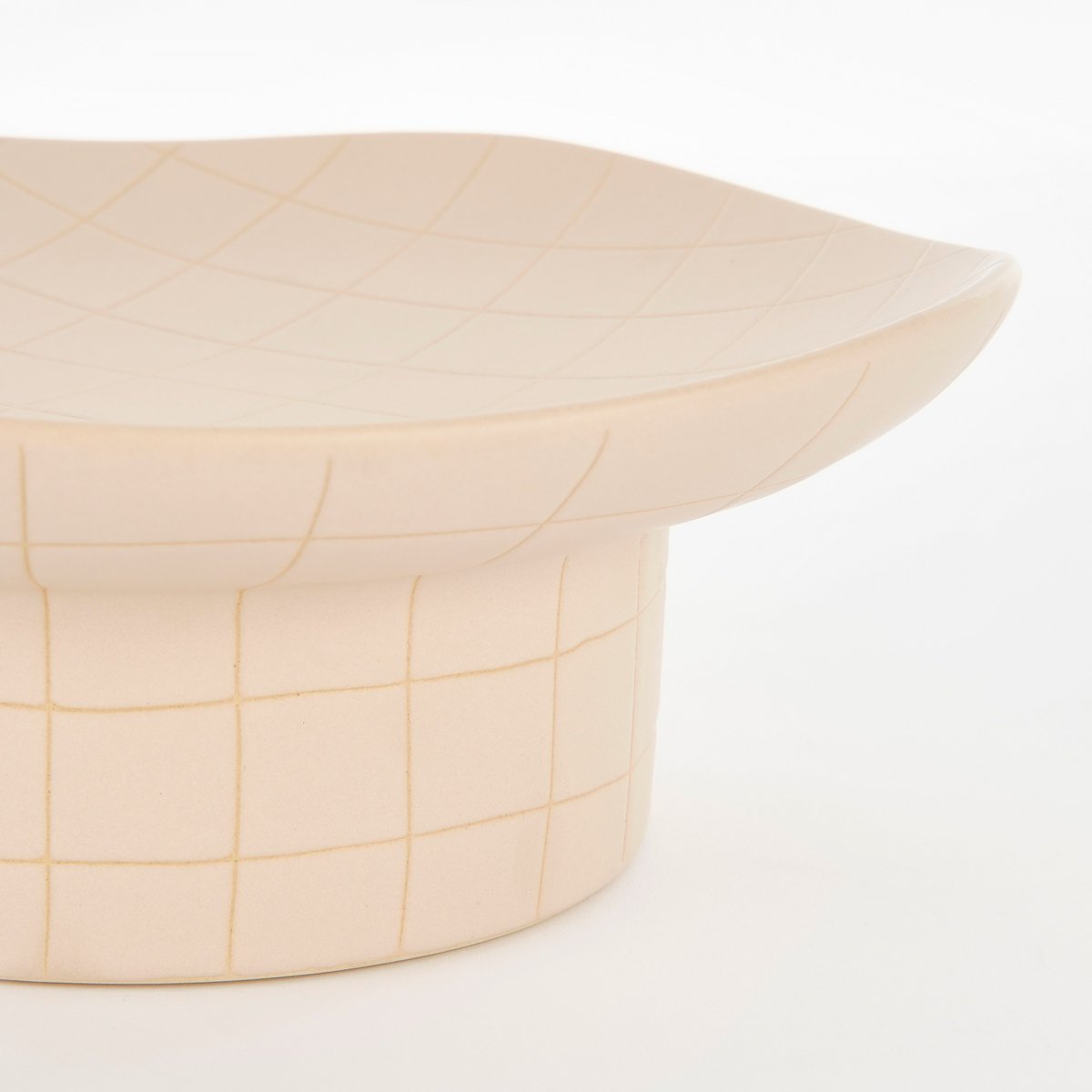 Wolga Schaal op Voet - L25 x B23 x H10 cm - Keramiek - Beige