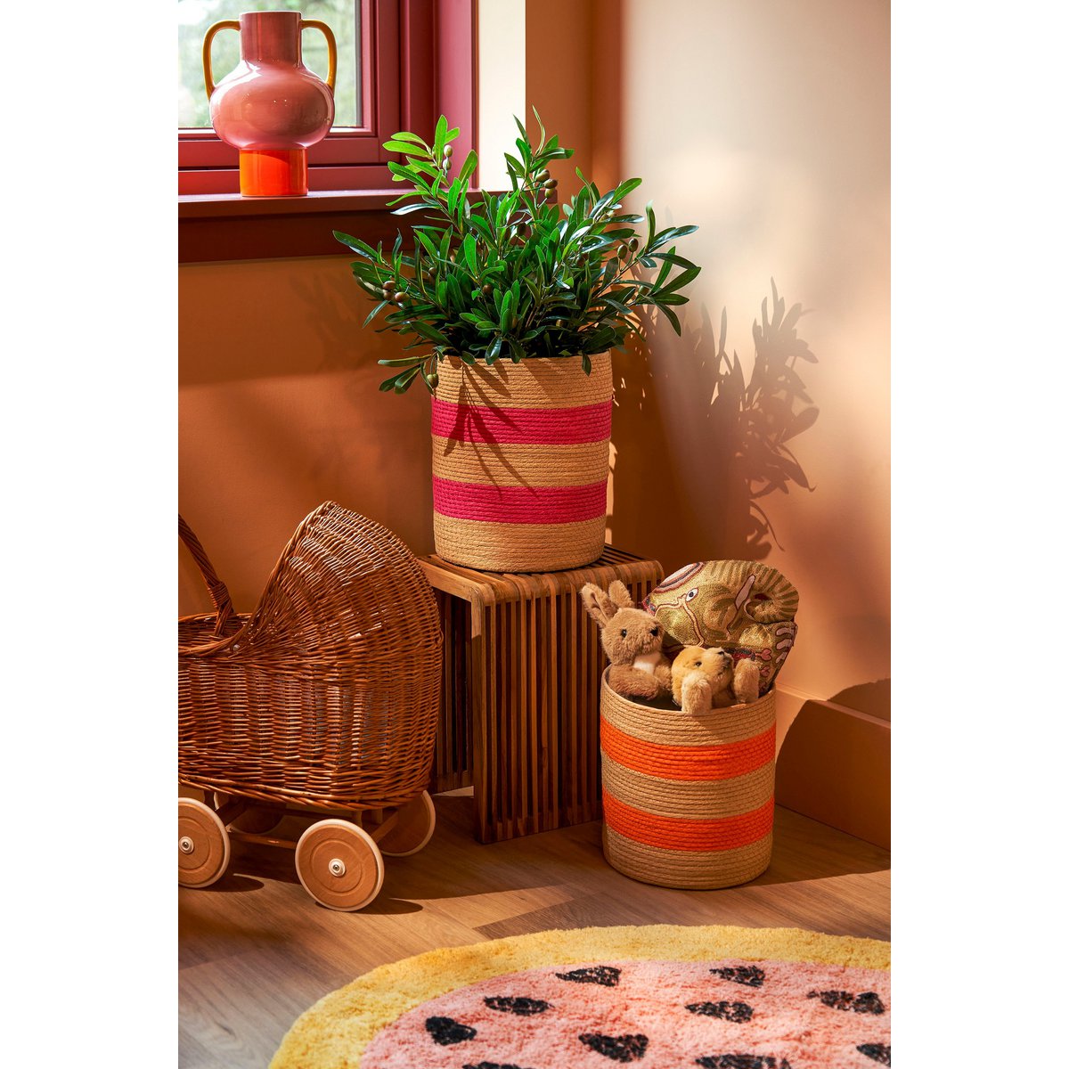 Stratt Vaas - L21 x B19 x H30 cm - Keramiek - Roze